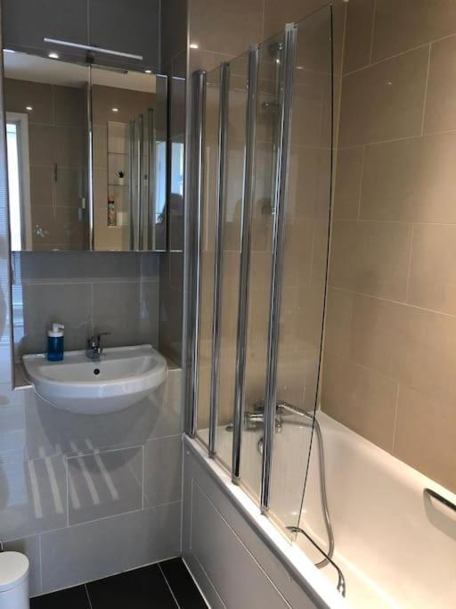 Studio Apartment Opposite Shoreditch Park London Exterior photo